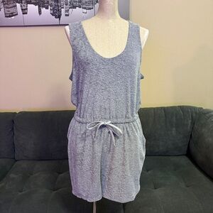 🏷️ 3 for $10 - Old Navy Drawstring Romper with pockets